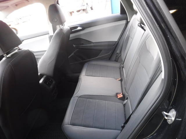 2024 Volkswagen Taos SE photo 26
