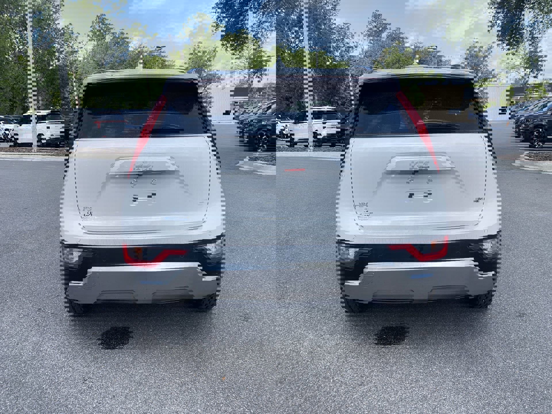 2025 Kia Niro EX Touring photo 2