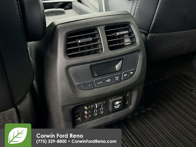 2017 Honda Pilot Touring photo 25