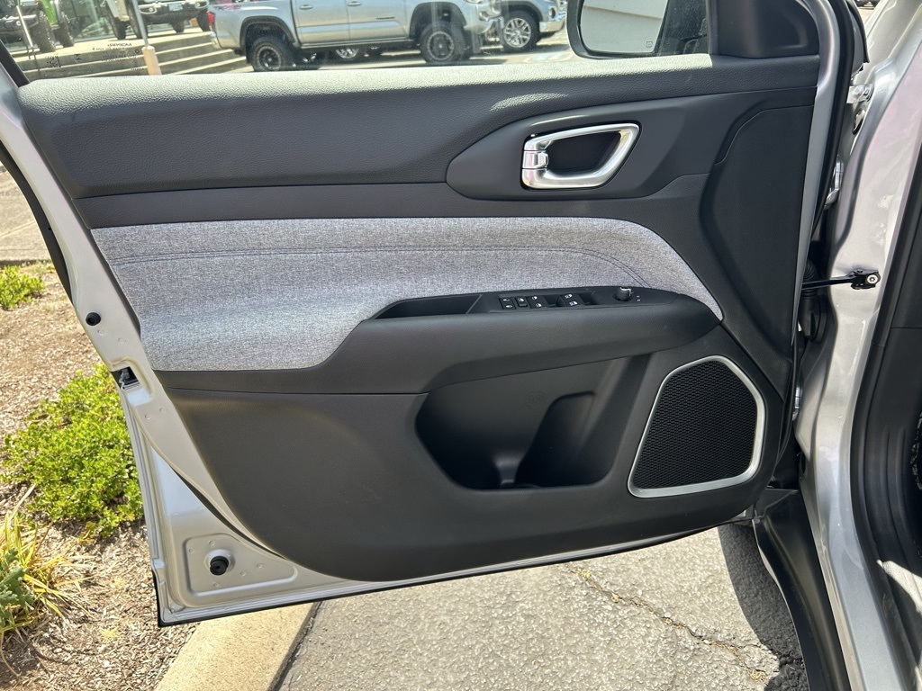 2025 Jeep Compass Latitude photo 8