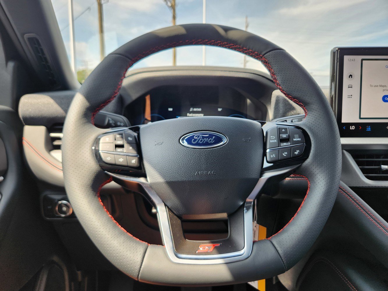 2025 Ford Explorer ST photo 12