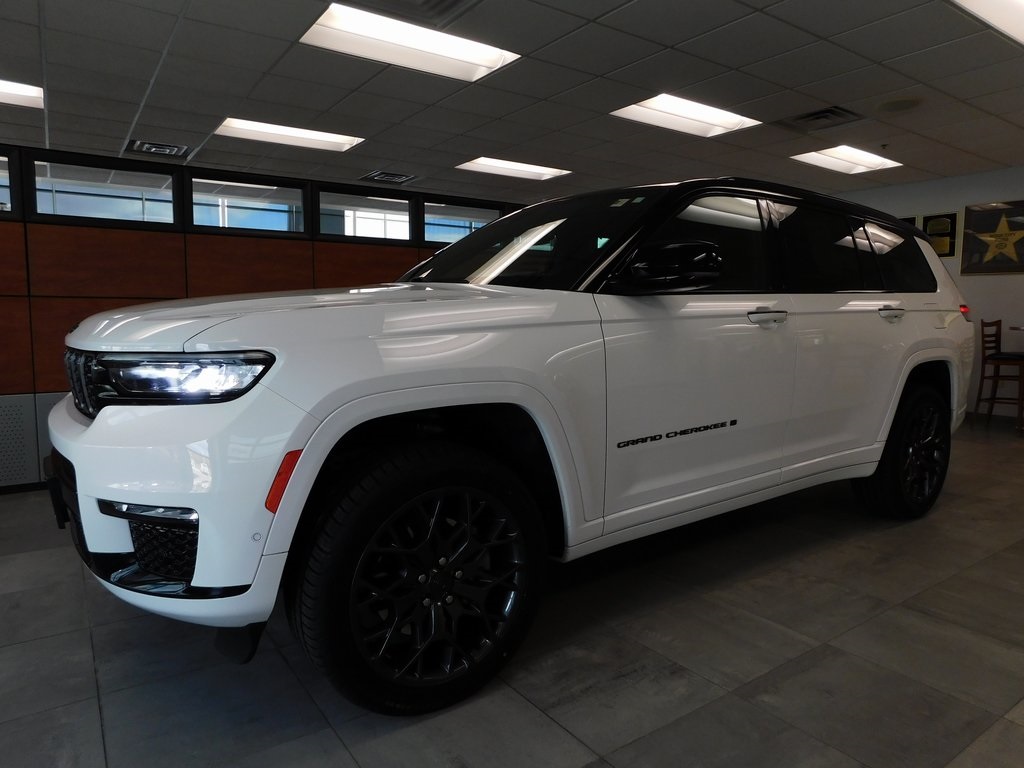 2023 Jeep Grand Cherokee L Summit Reserve's photo