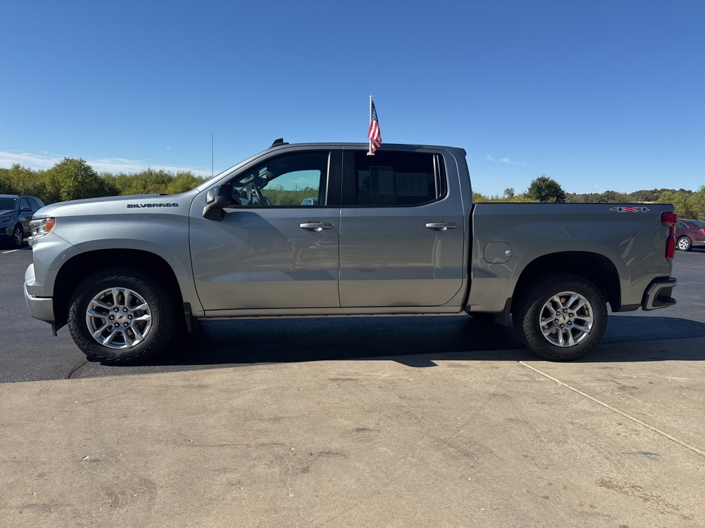 2023 Chevrolet Silverado 1500 RST photo 4