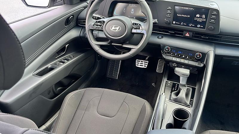 2025 Hyundai Elantra SEL Sport photo 49