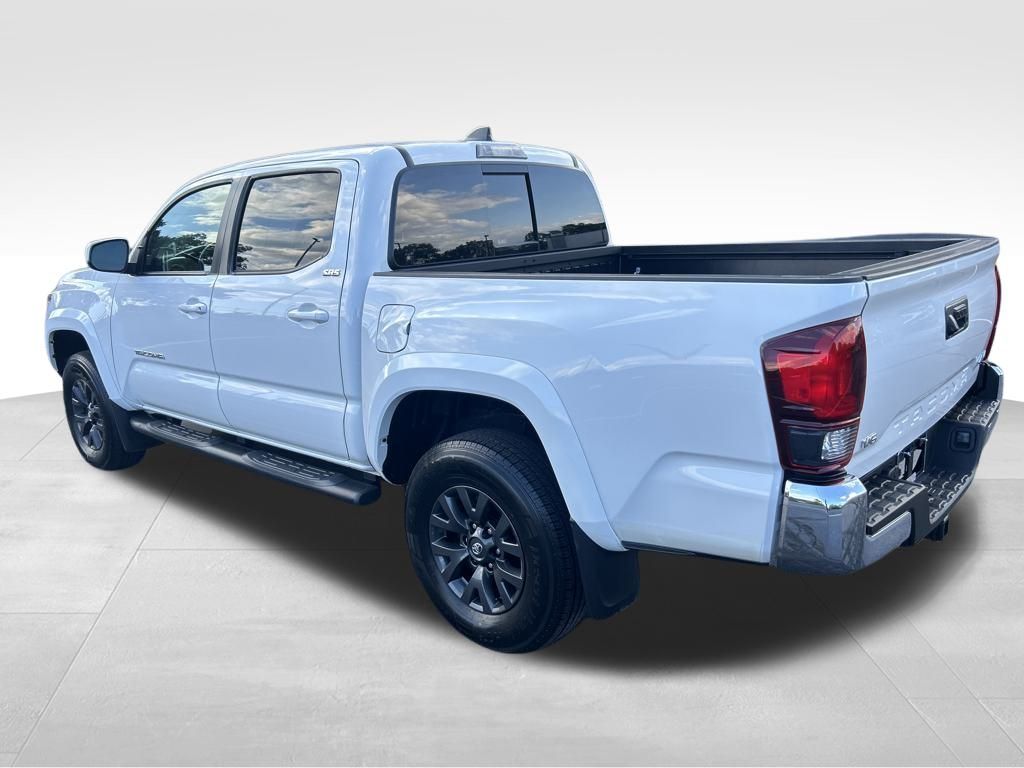 2022 Toyota Tacoma SR5 photo 3
