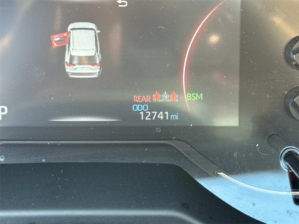 2023 Toyota RAV4 XLE Premium photo 25