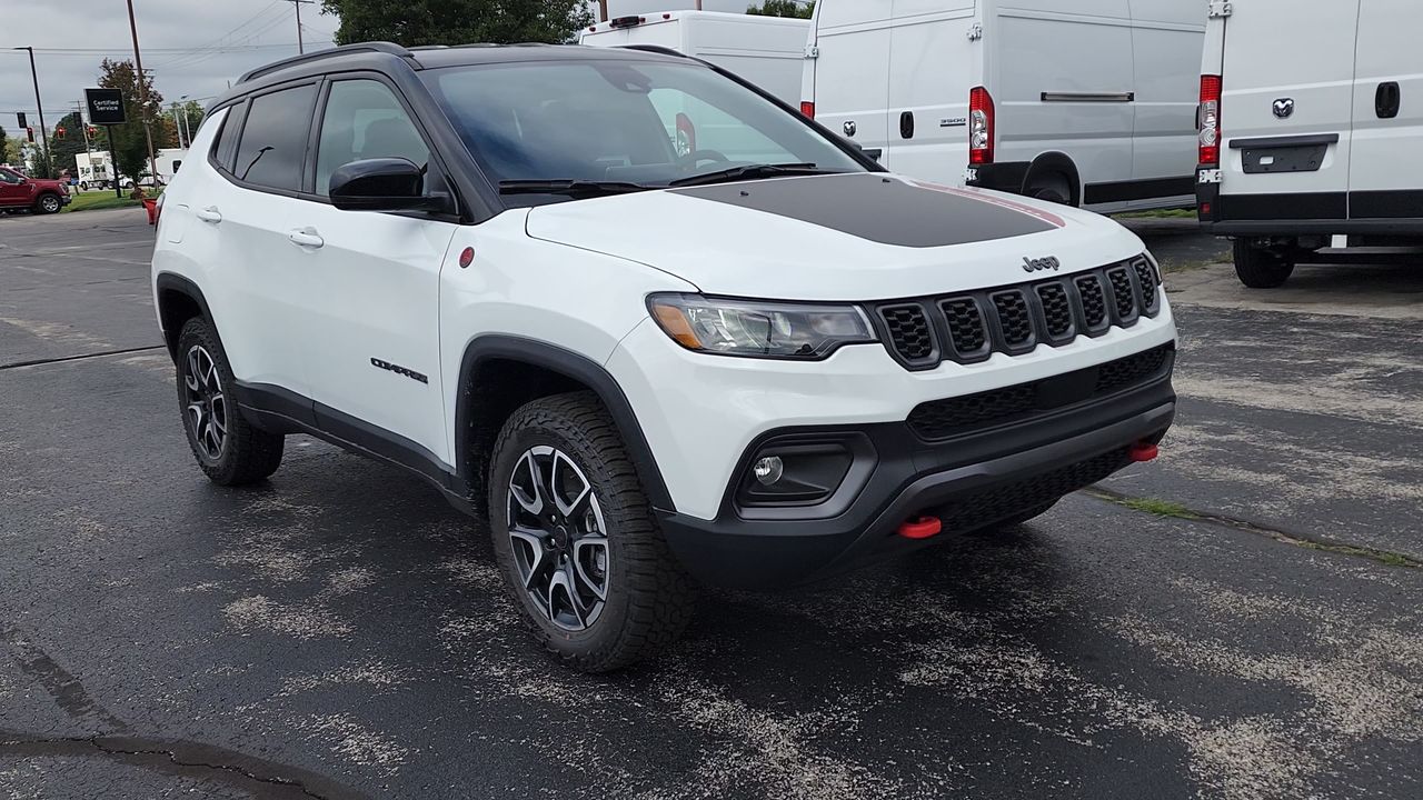 2026 Jeep Compass Trailhawk photo 2