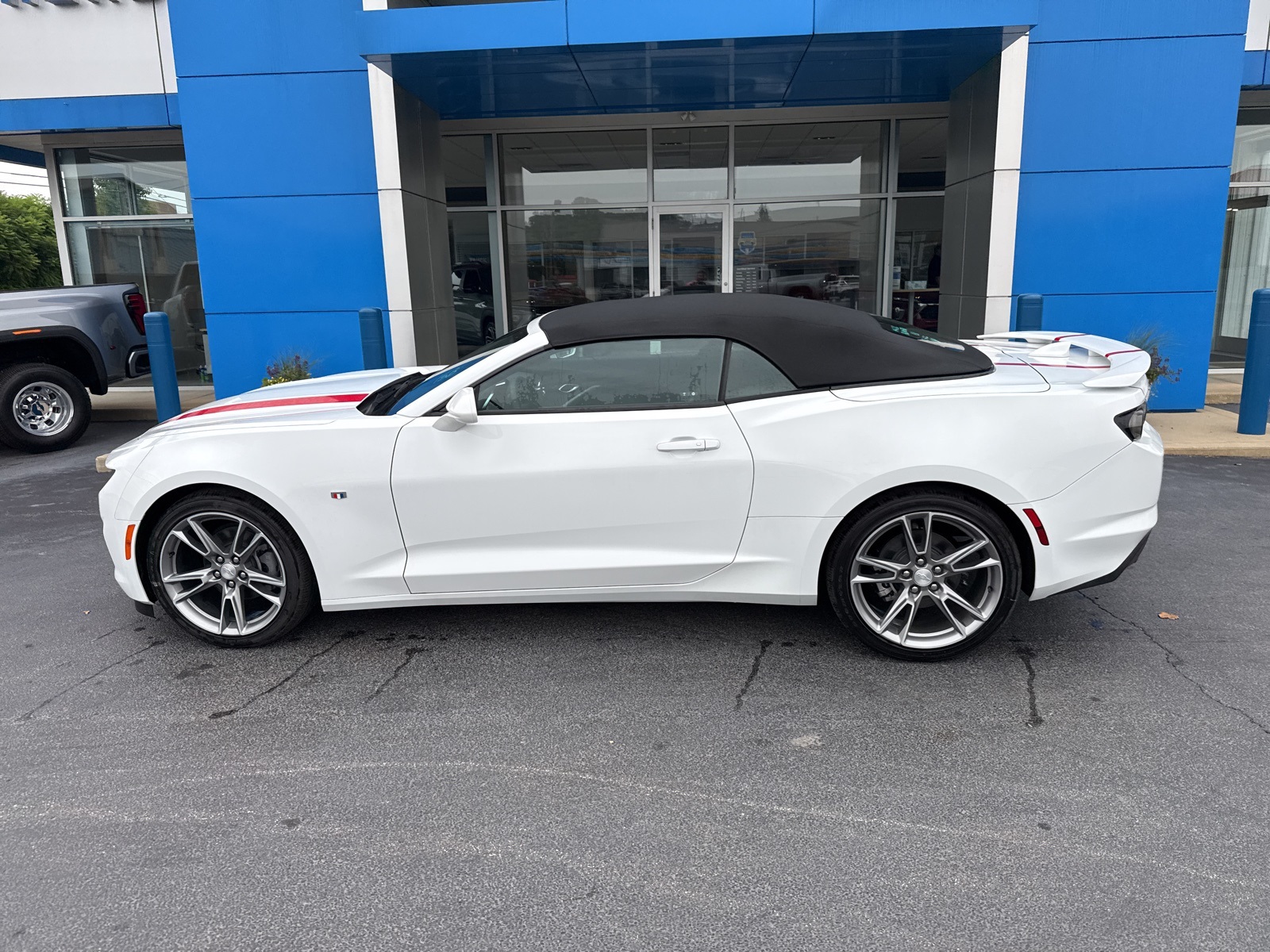2024 Chevrolet Camaro 1LT photo 6