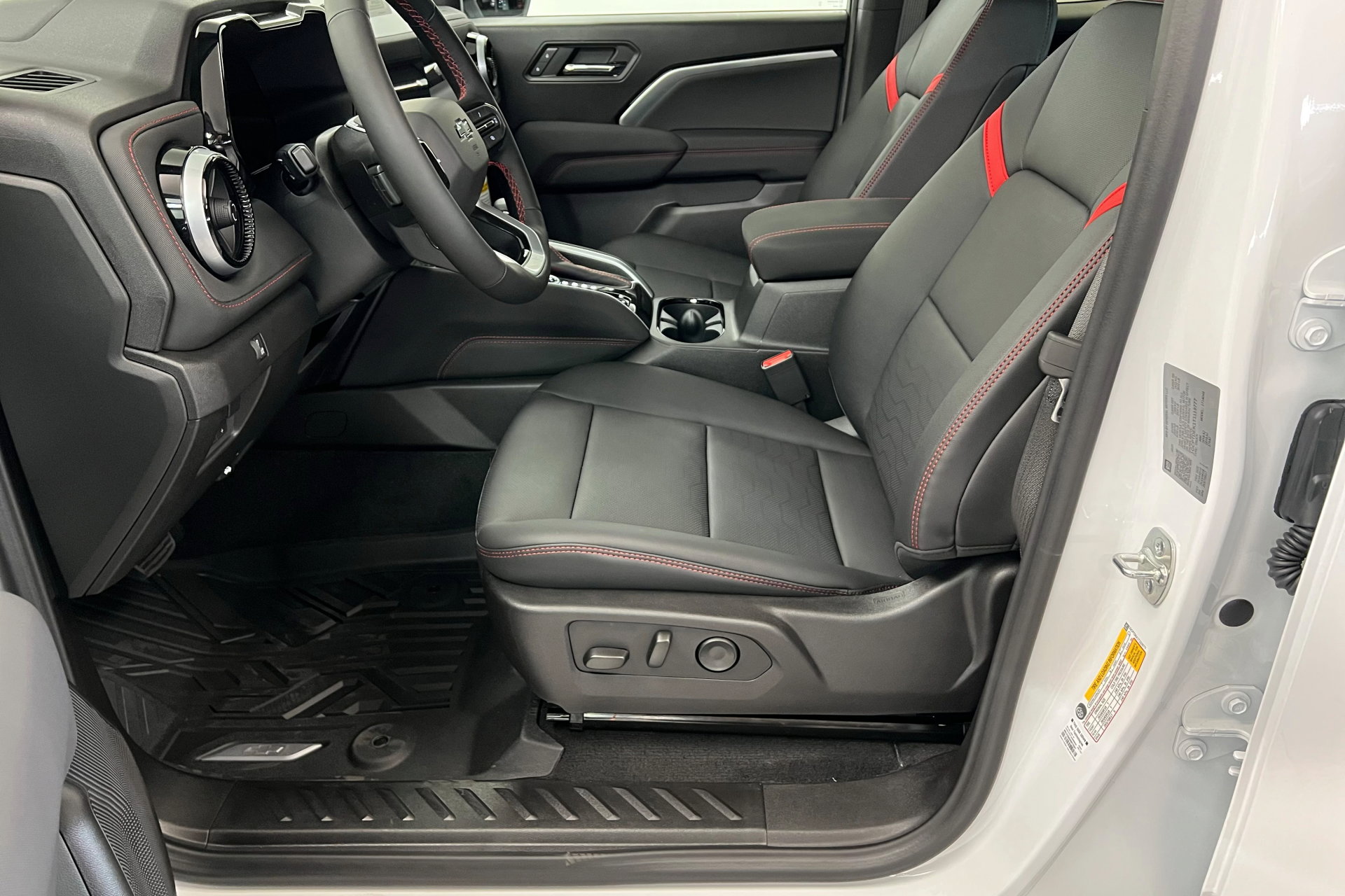 2026 Chevrolet Colorado Z71 photo 17