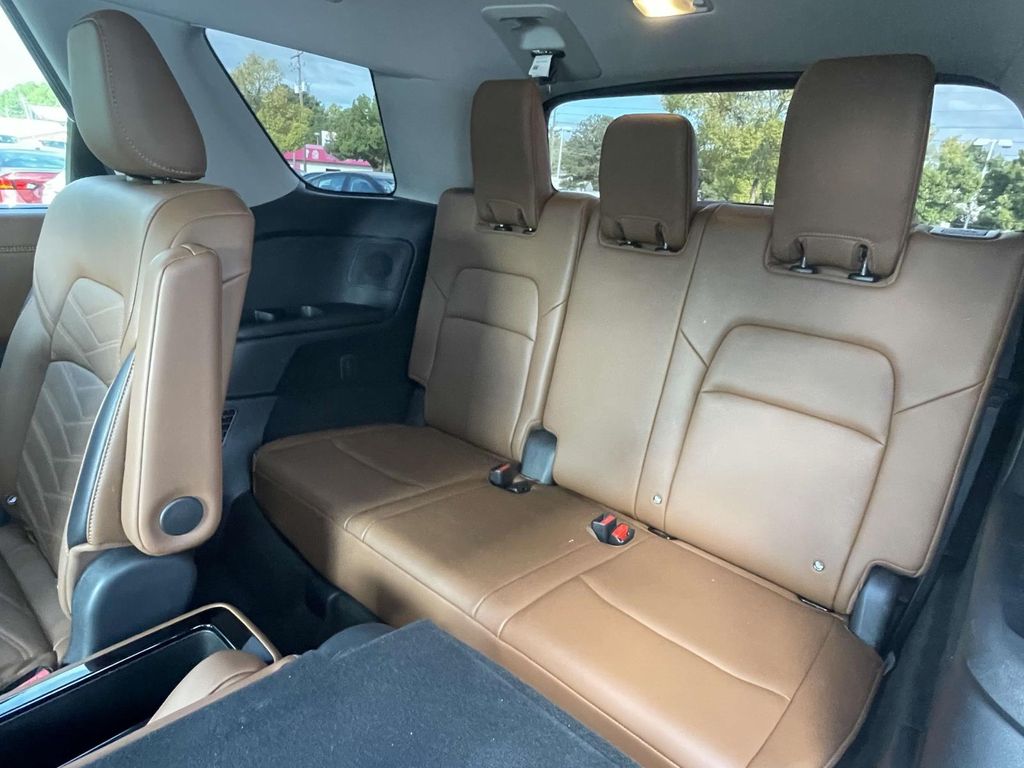 2024 Nissan Pathfinder Platinum photo 10