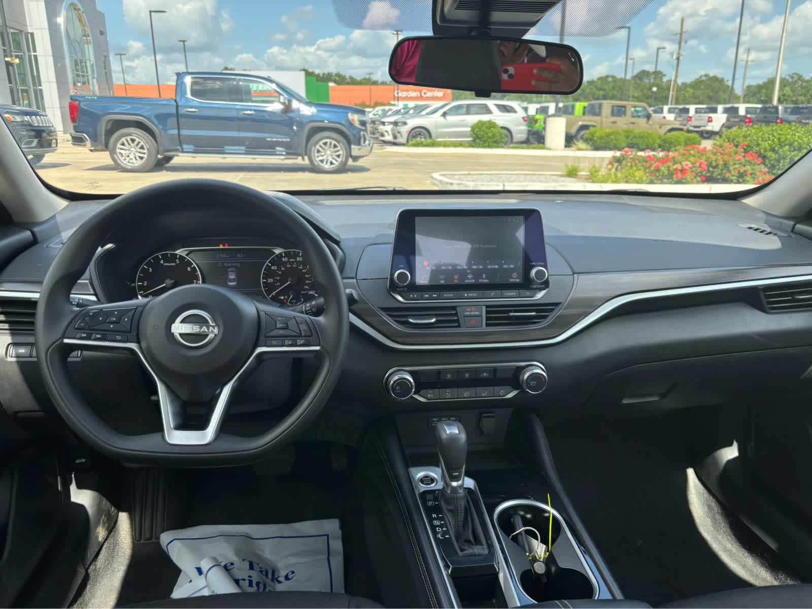 2023 Nissan Altima 2.5 SV photo 10