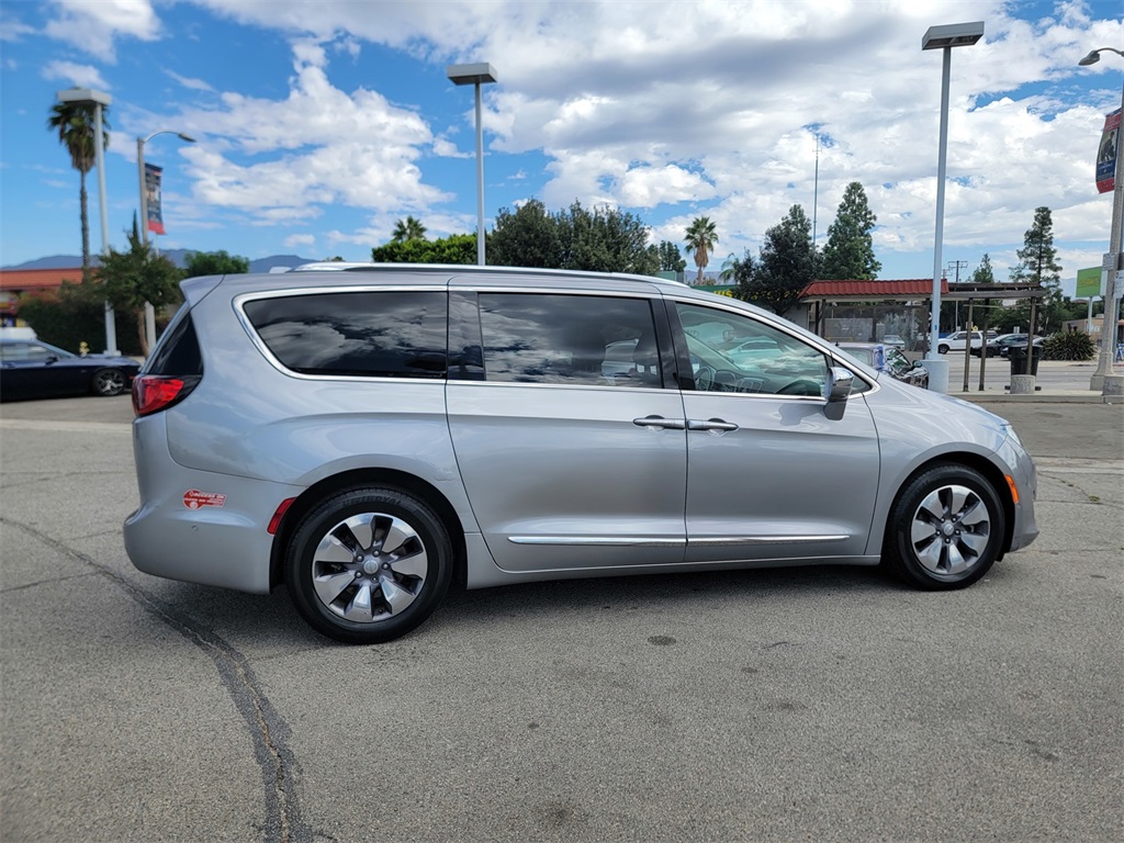 2018 Chrysler Pacifica Hybrid Limited photo 4