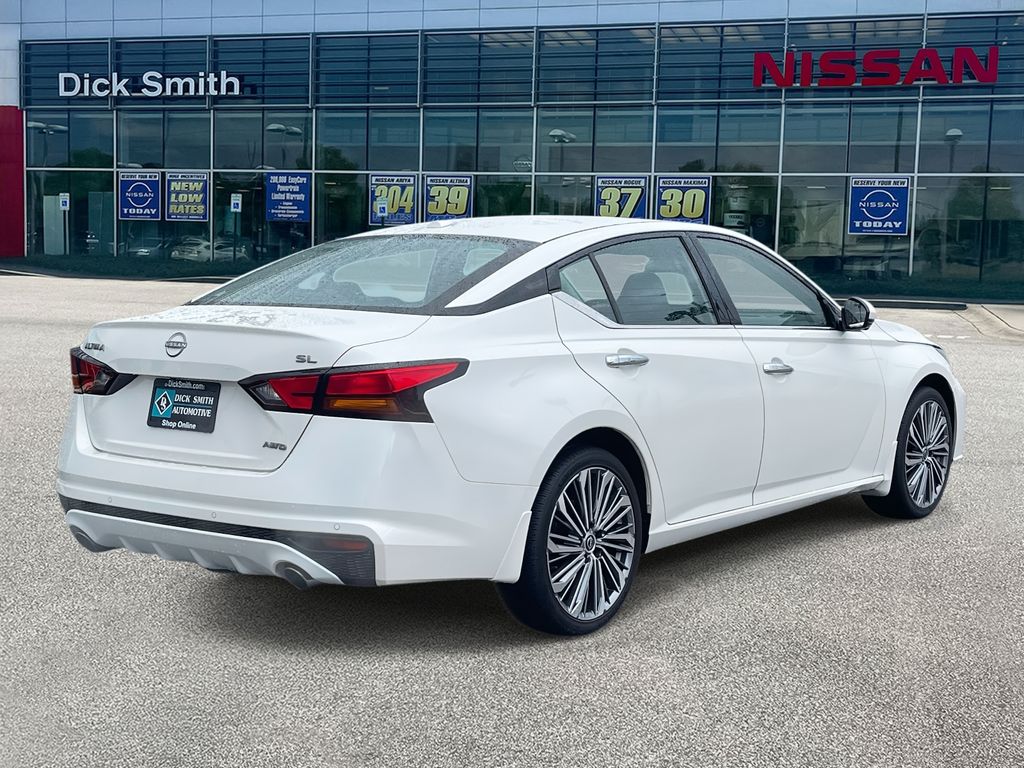 2024 Nissan Altima 2.5 SR photo 4