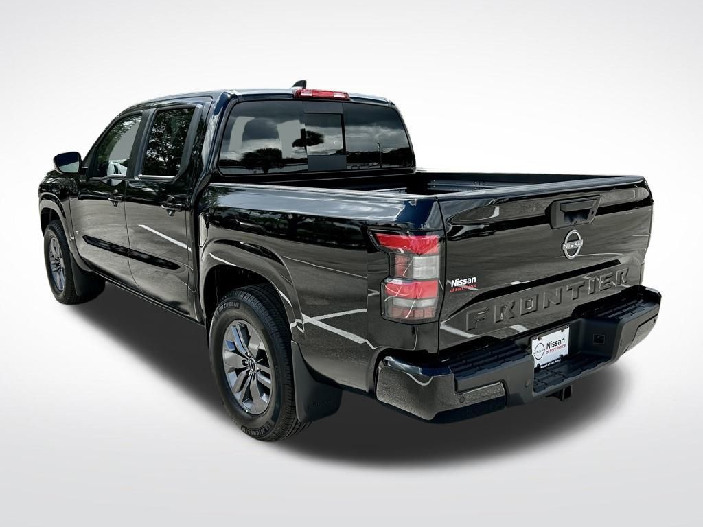 2025 Nissan Frontier Crew Cab SV photo 4