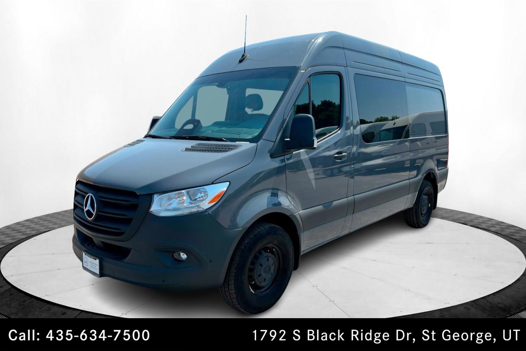 2025 Mercedes-Benz Sprinter Crew Van Base's photo