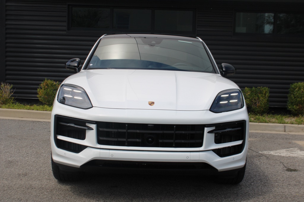 2026 Porsche Cayenne Coupe photo 10