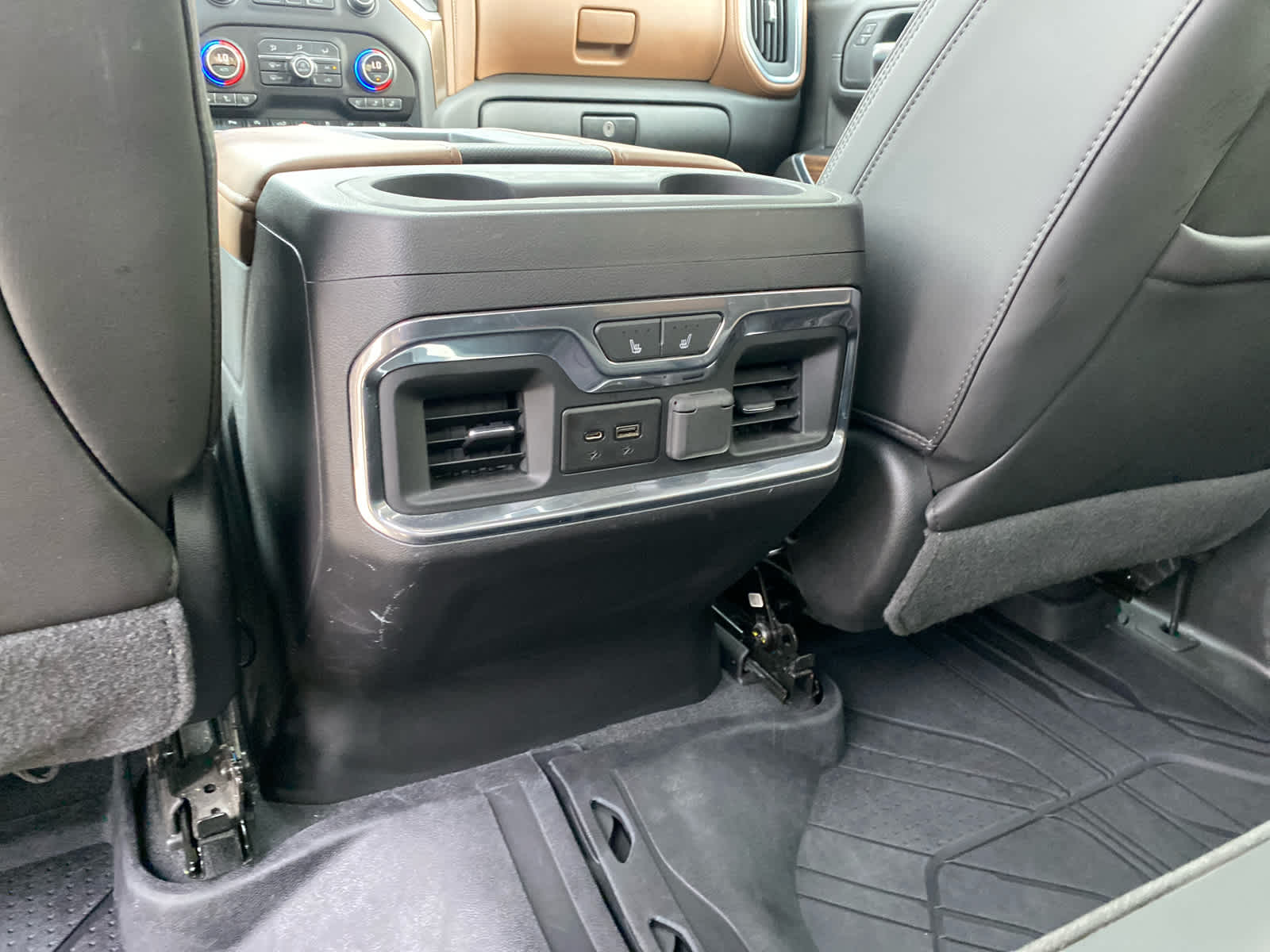 2019 Chevrolet Silverado 1500 High Country photo 24