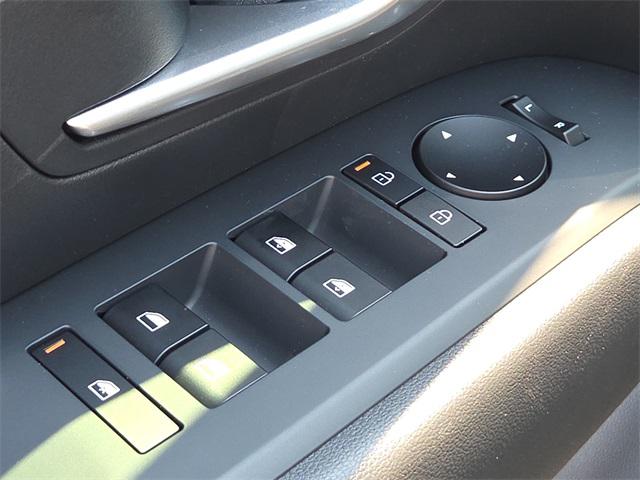 2026 Hyundai Santa Cruz SEL photo 17