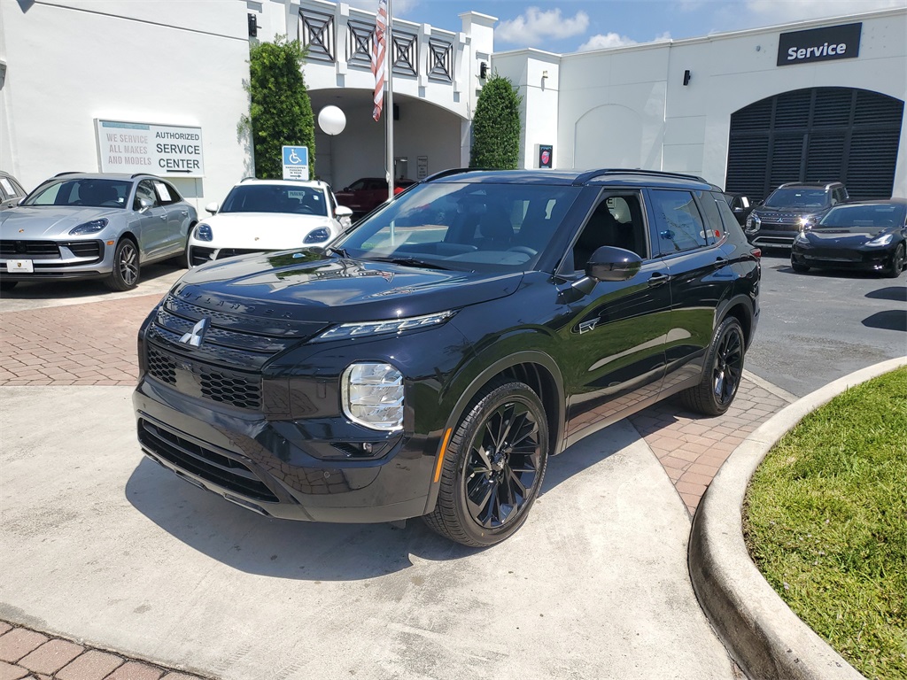 2025 Mitsubishi Outlander PHEV SEL Black Edition photo 2