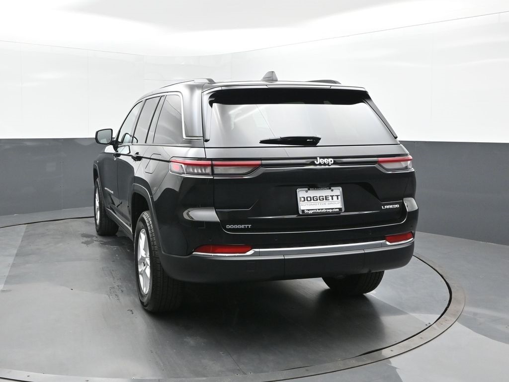 2025 Jeep Grand Cherokee Laredo X photo 4