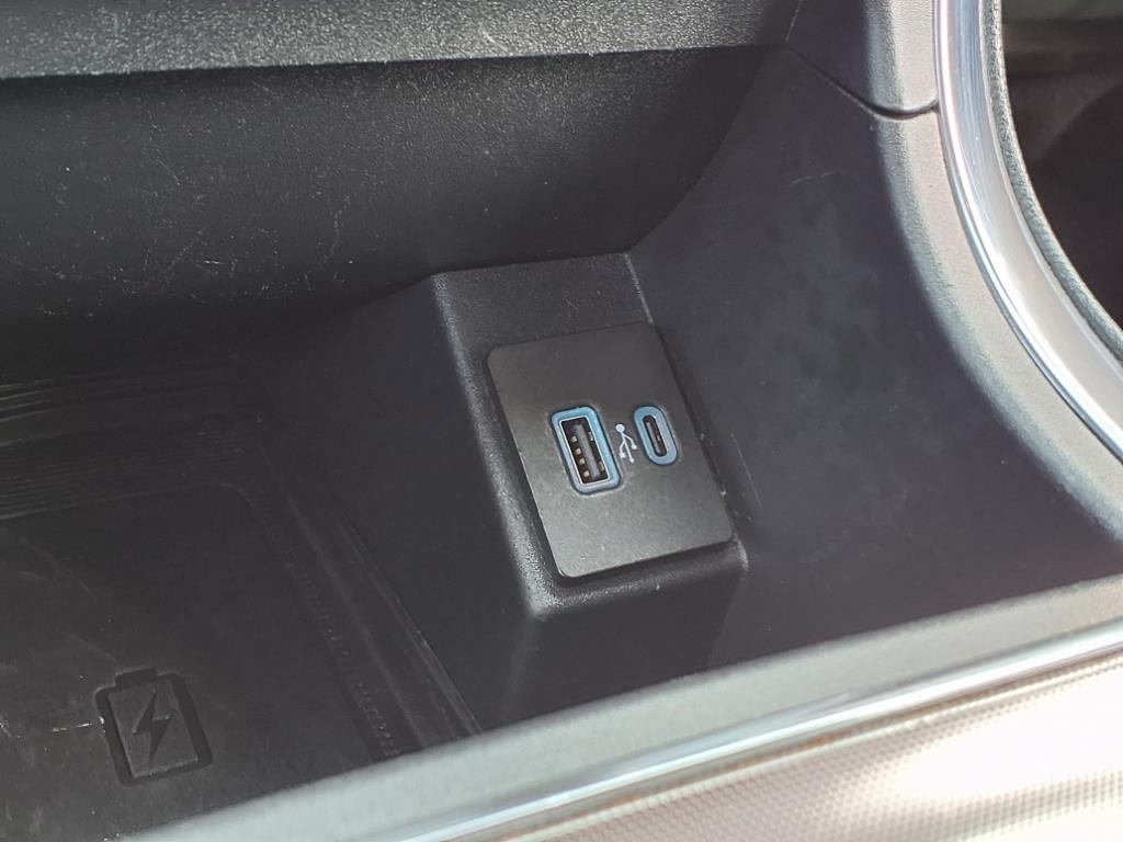 2022 Ford Edge Titanium photo 23