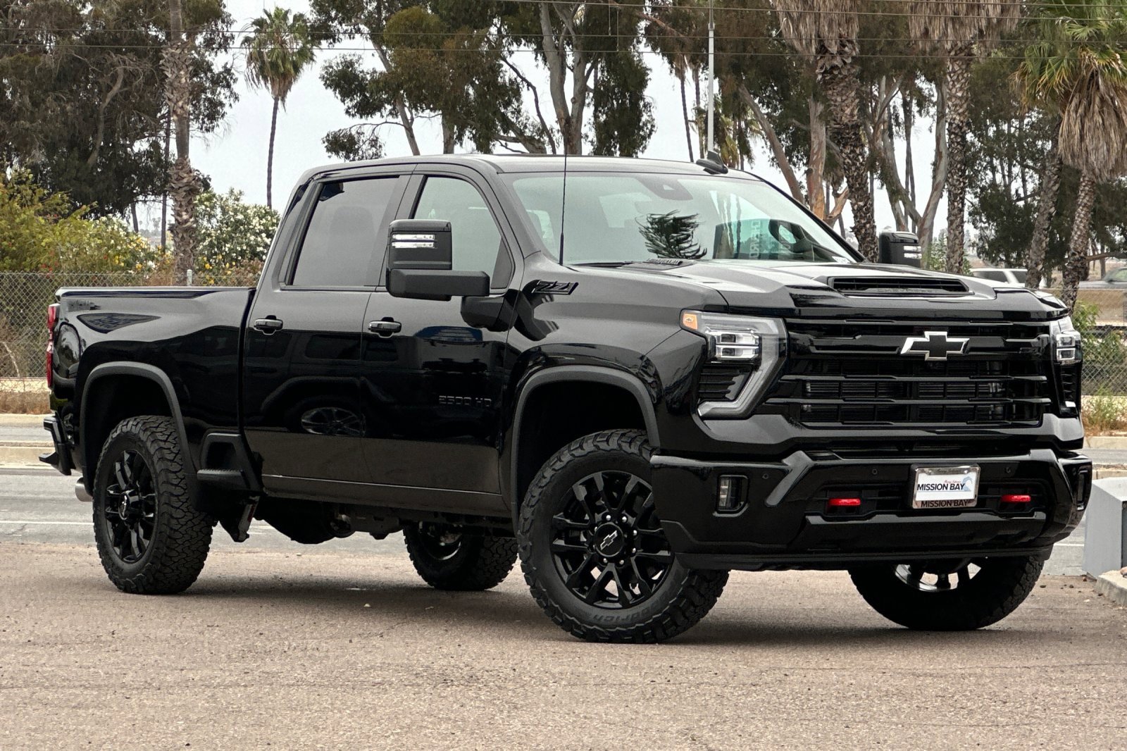 2025 Chevrolet Silverado LTZ photo 2