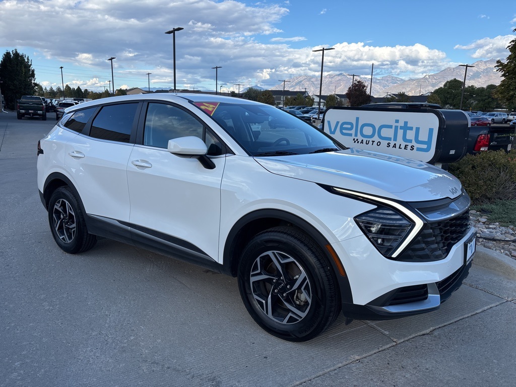 2024 Kia Sportage LX's photo