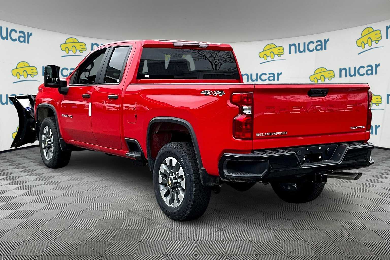2025 Chevrolet Silverado 2500HD Custom photo 4