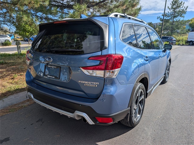 2023 Subaru Forester Touring photo 2