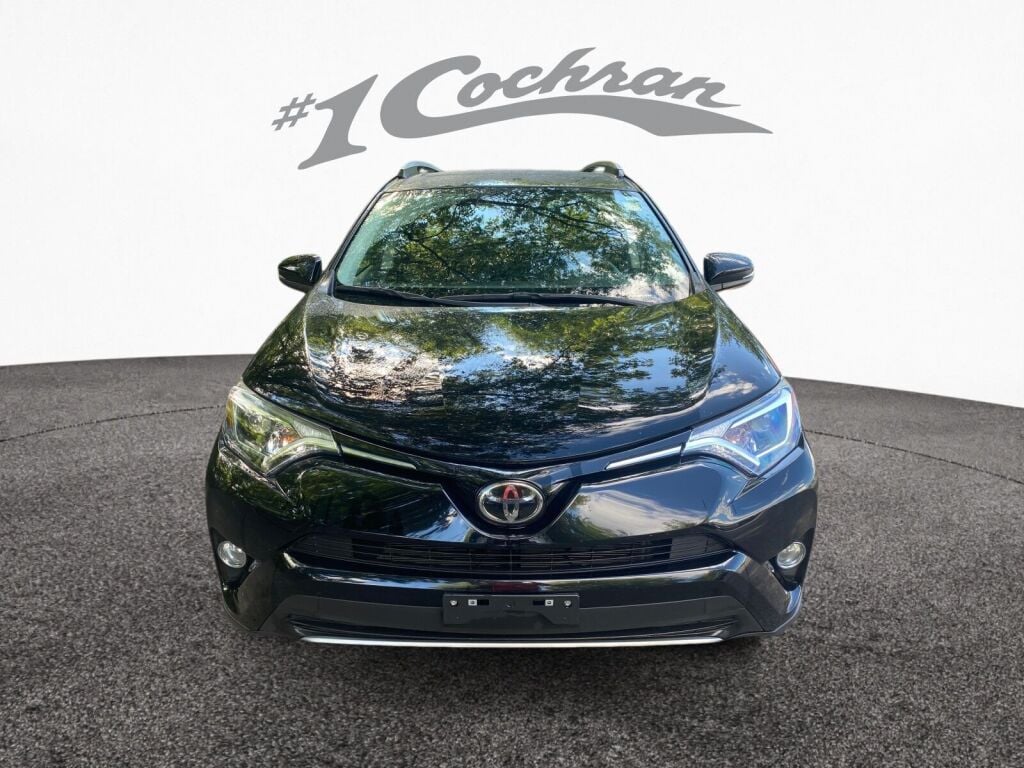 2018 Toyota RAV4 XLE photo 2