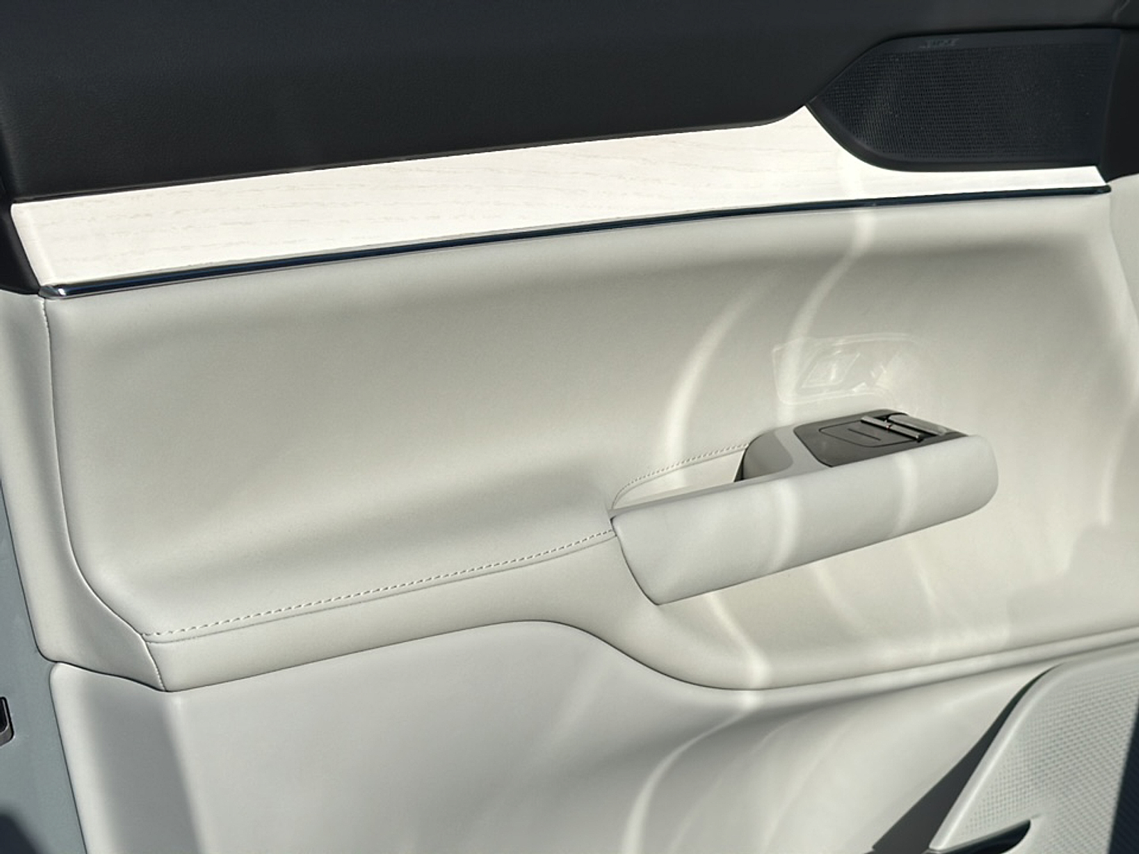 2025 Volvo EX90 Twin Motor Ultra photo 7