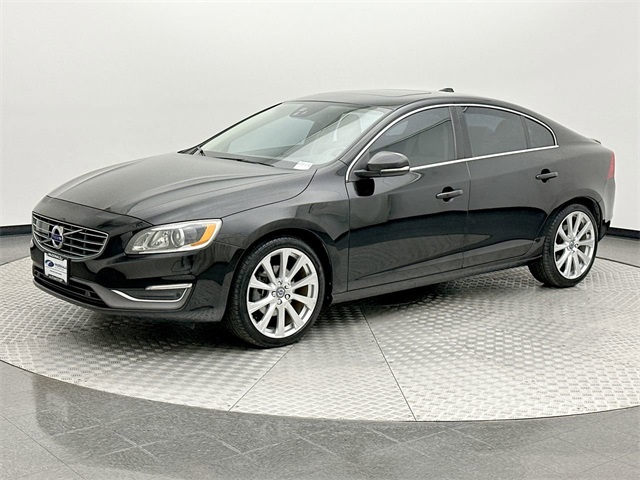 2016 Volvo S60 T5 Platinum's photo