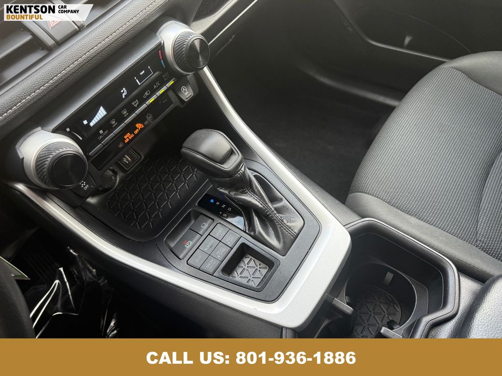 2024 Toyota RAV4 LE photo 21