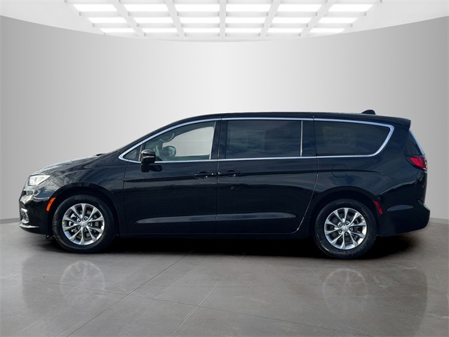 2026 Chrysler Pacifica Limited photo 4