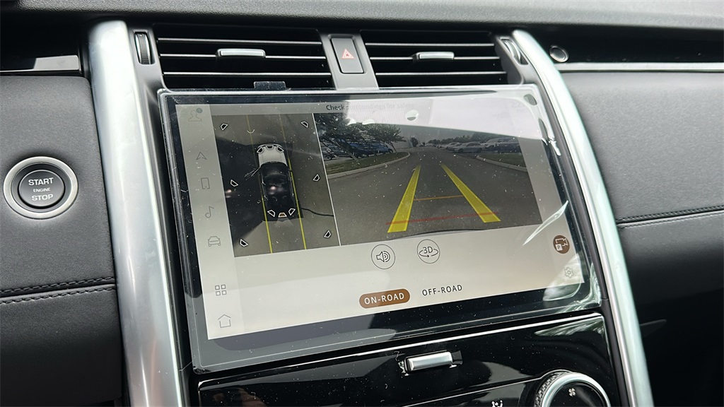 2025 Land Rover Discovery S photo 16
