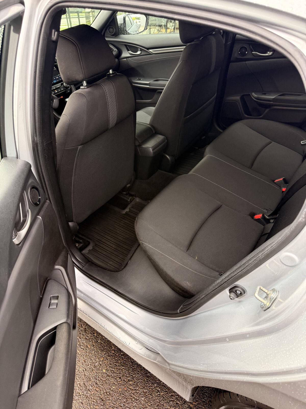 2020 Honda Civic Hatchback EX photo 9