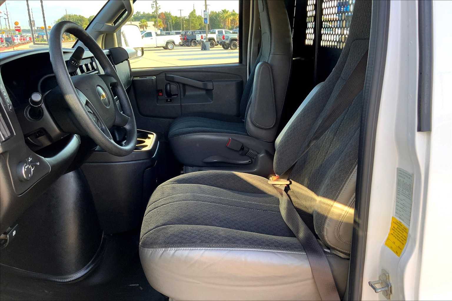 2024 Chevrolet Express Cargo Van photo 7