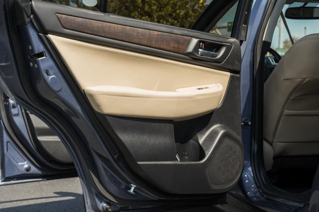 2016 Subaru Outback Limited photo 32