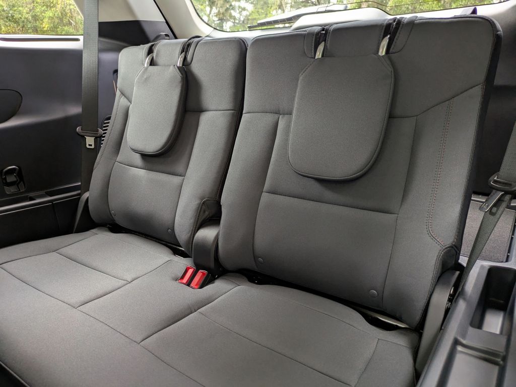 2025 Ford Explorer photo 16