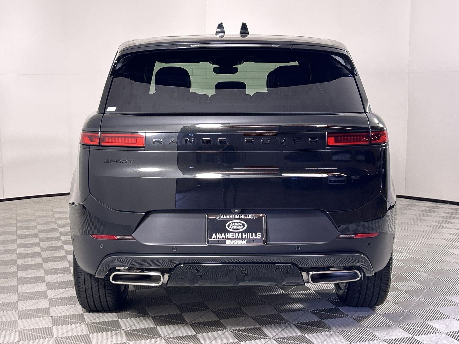 2025 Land Rover Range Rover Sport SE photo 4