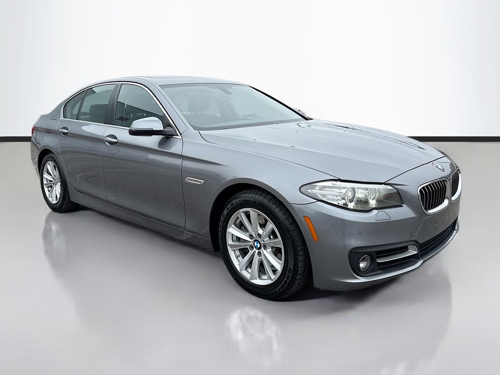 2016 BMW 5 Series 528i's photo
