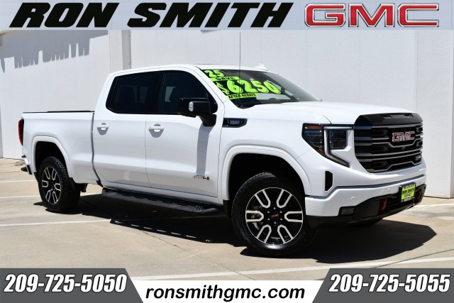 2025 GMC Sierra 1500 AT4