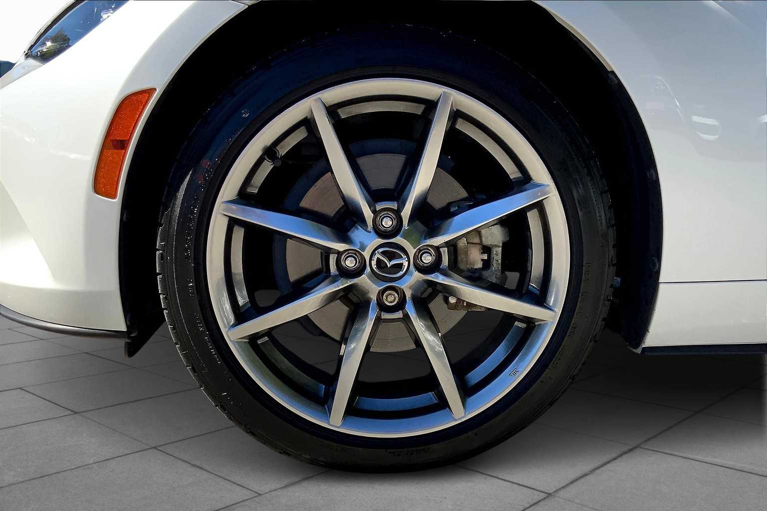 2022 Mazda MX-5 Miata Miata Grand Touring photo 10