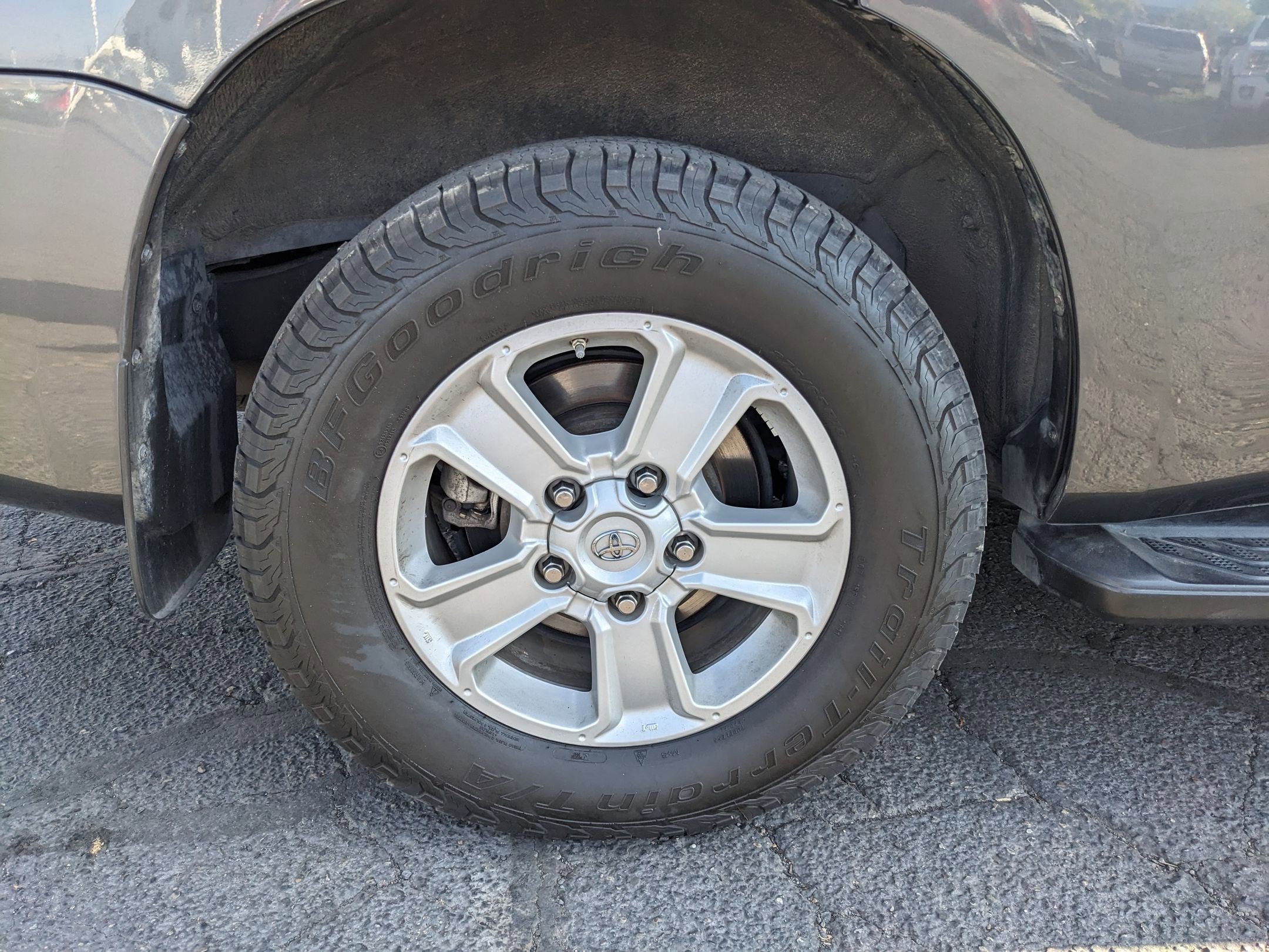 2019 Toyota Sequoia SR5 photo 11