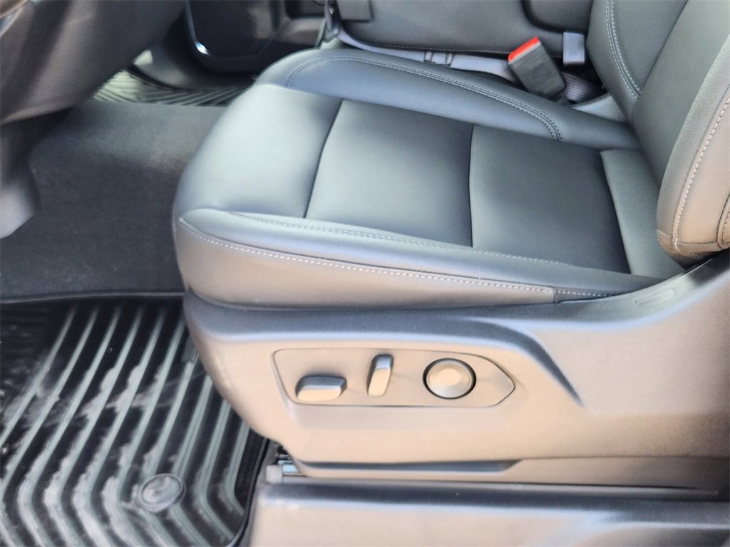 2025 Chevrolet Silverado 1500 LT photo 6