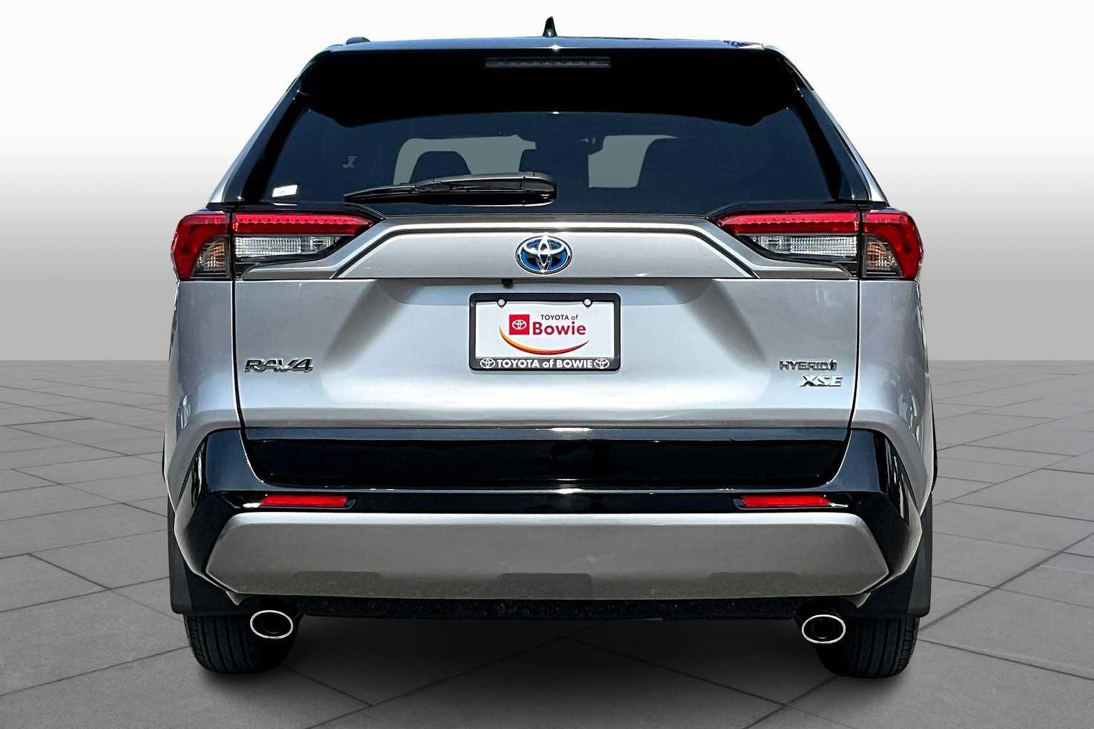 2022 Toyota RAV4 Hybrid XSE photo 4