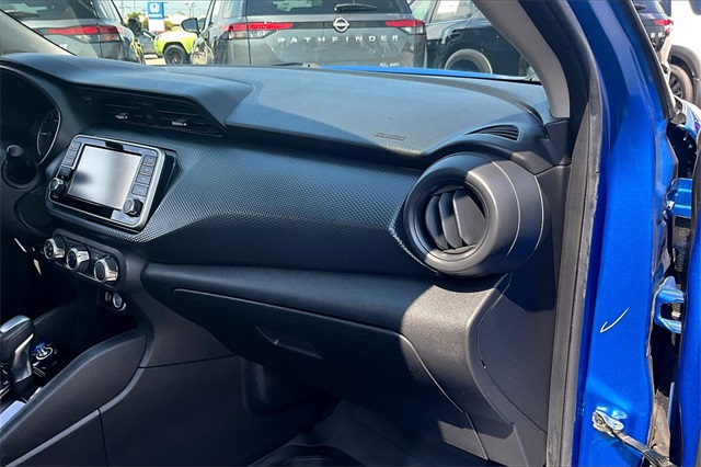 2022 Nissan Kicks S photo 24