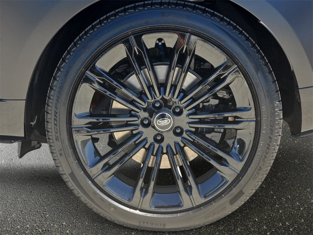 2025 Land Rover Range Rover Autobiography photo 32