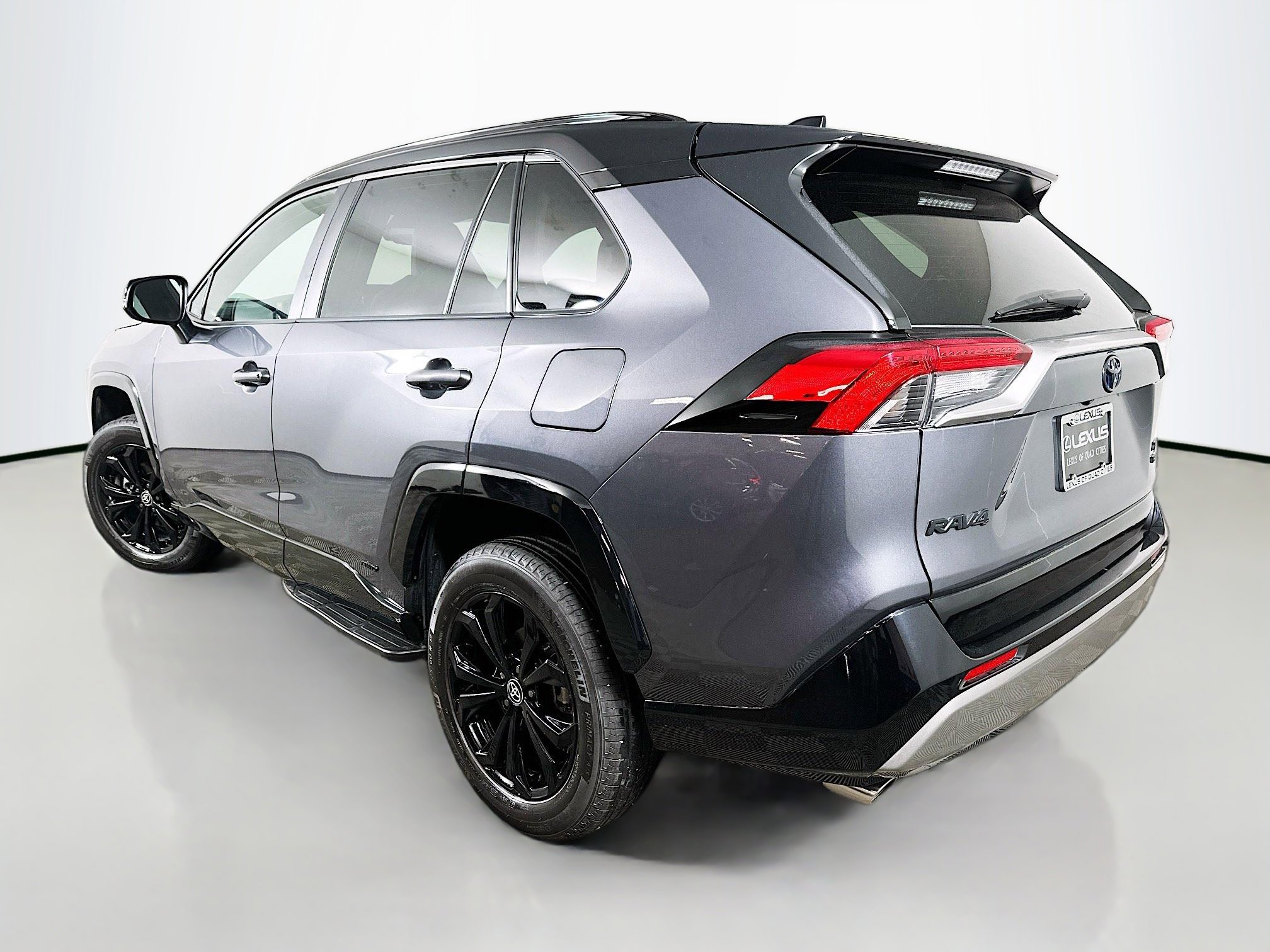 2024 Toyota RAV4 Hybrid XSE photo 2