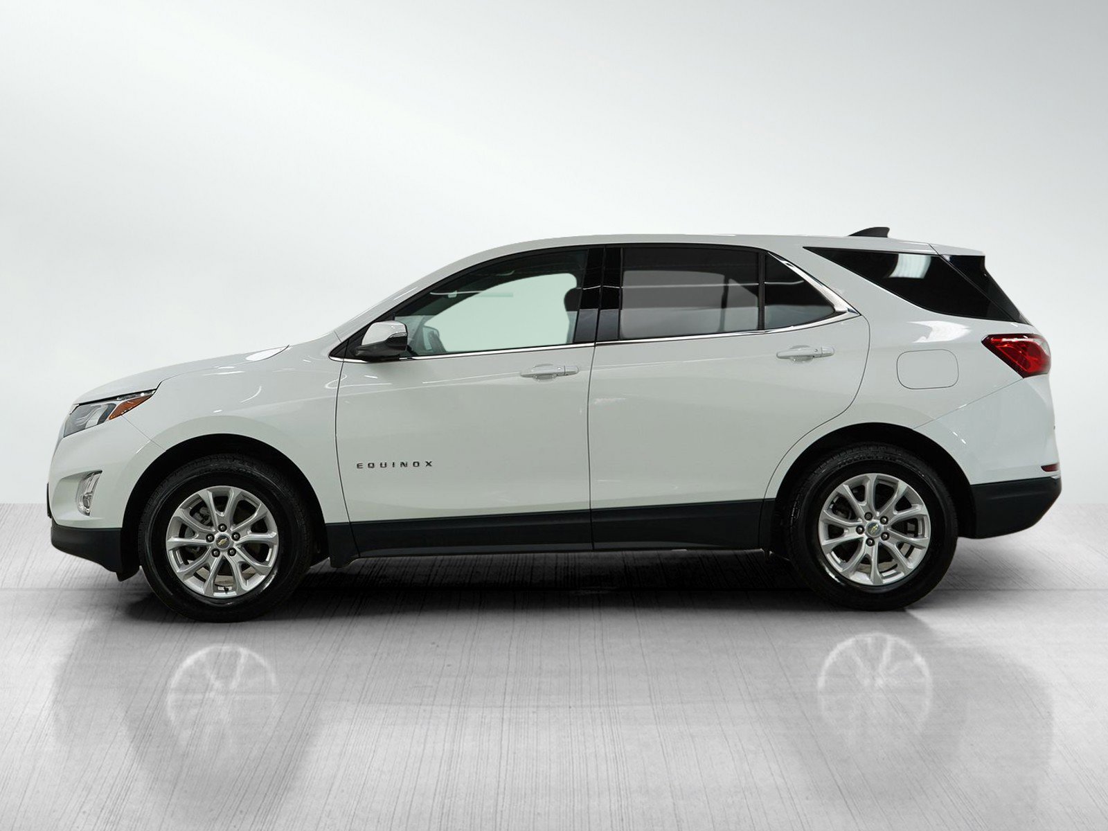 Used 2019 Chevrolet Equinox LT with VIN 3GNAXUEV5KS534786 for sale in Roseville, Minnesota